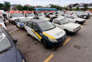 Santo André realiza leilão de 91 veículos antigos da frota municipal