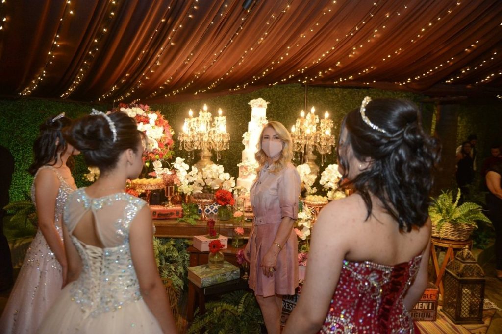 Fundo Social de São Bernardo realiza sonho de adolescentes acolhidas com festa de debutante