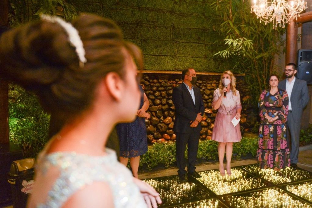 Fundo Social de São Bernardo realiza sonho de adolescentes acolhidas com festa de debutante