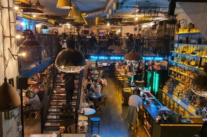 Bares e restaurantes devem gerar mais de 63 mil vagas de emprego até o fim deste ano