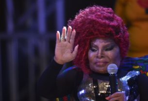 Morre, aos 91 anos, a cantora Elza Soares