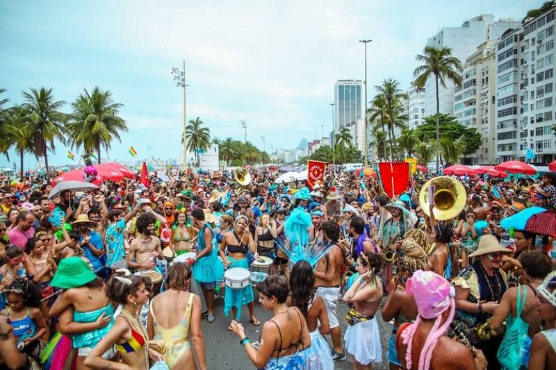 Prefeito Eduardo Paes anuncia cancelamento do carnaval de rua de 2022