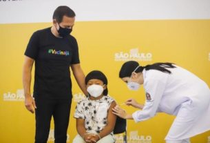 Indígena de 8 anos que faz tratamento de saúde em SP é 1ª criança vacinada do Brasil
