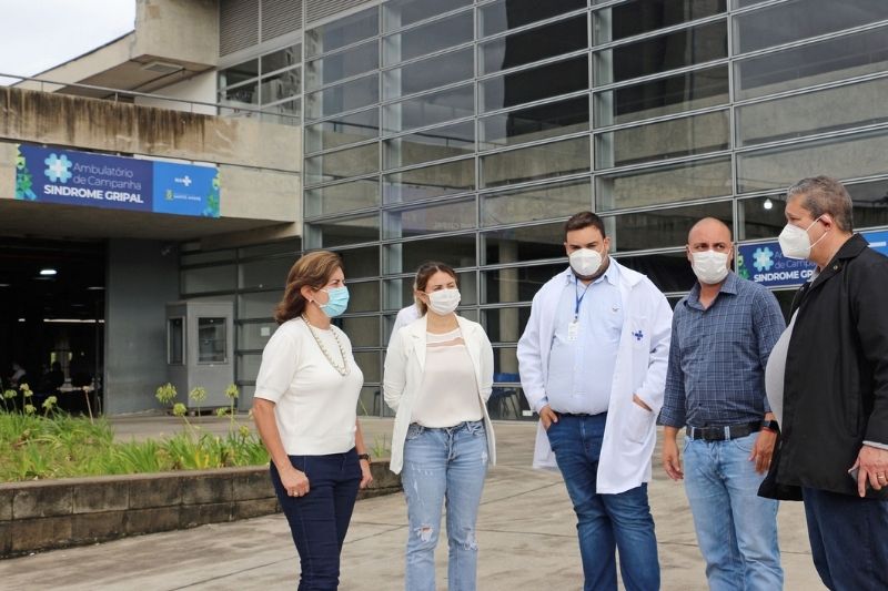 Dra. Regina Maura visita Ambulatório de Campanha da UFABC com secretário Márcio Chaves