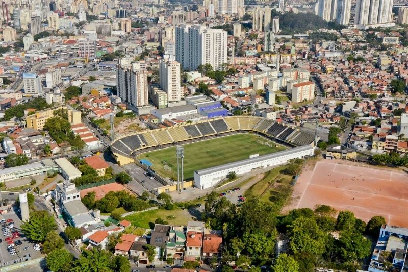 Prefeito Orlando Morando assina concessão do Estádio 1º de Maio