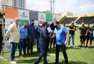Prefeito Orlando Morando assina concessão do Estádio 1º de Maio