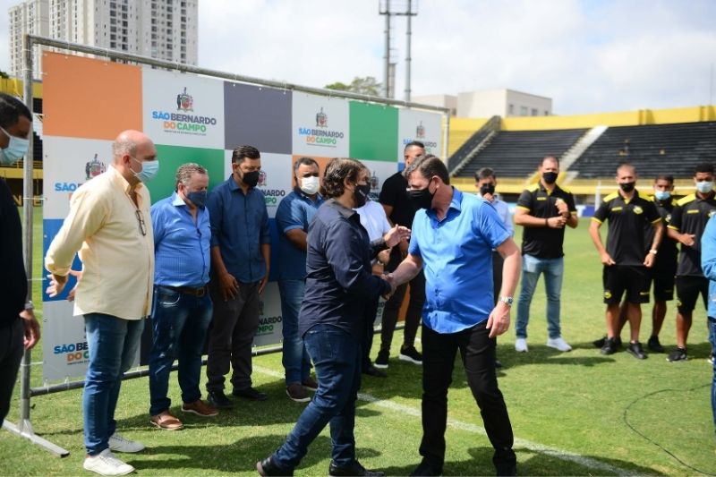 Prefeito Orlando Morando assina concessão do Estádio 1º de Maio
