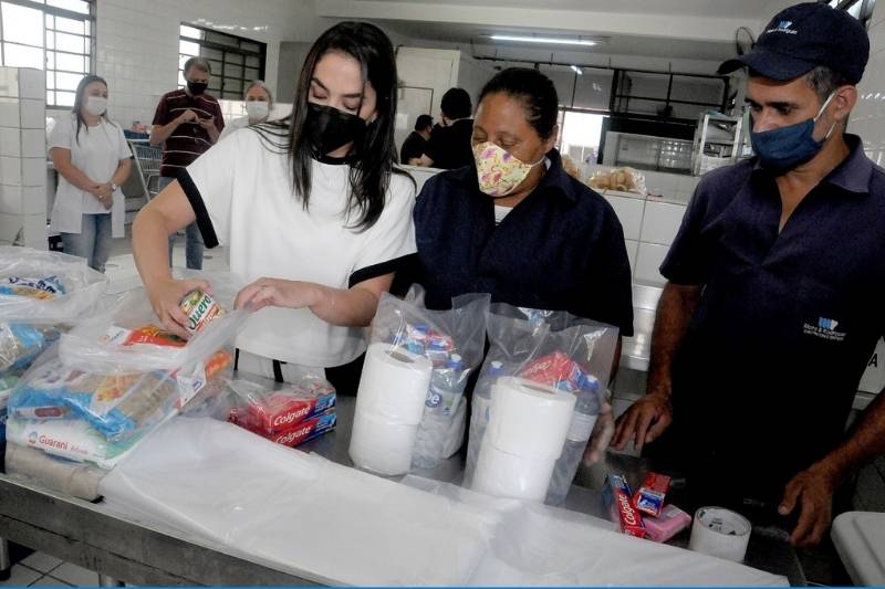 Santo André entrega 1.400 cestas básicas para famílias carentes