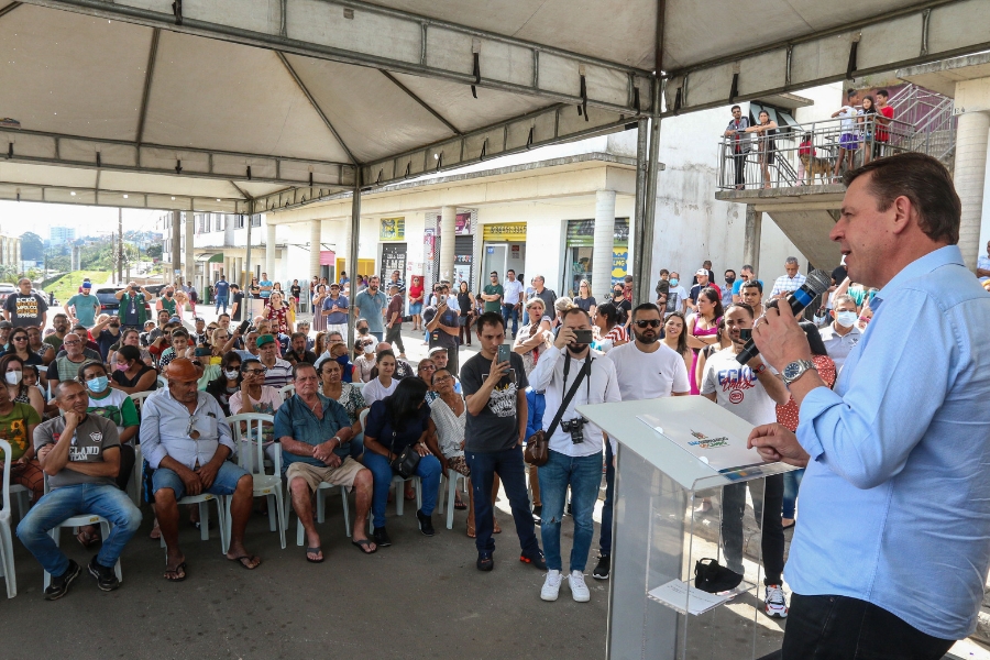 Prefeito Orlando Morando entrega 130 escrituras no Jardim das Oliveiras