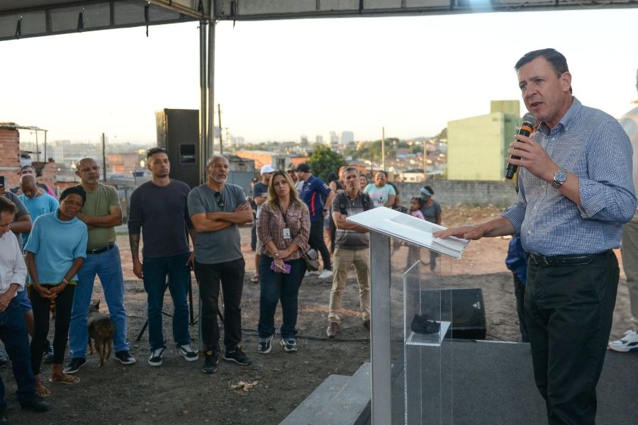Prefeito Orlando Morando autoriza construção de 32 moradias na Vila Ferreira
