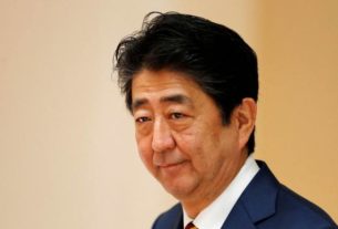 Ex-premiê japonês Shinzo Abe morre após ser baleado em comício
