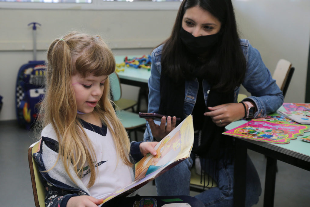 Escola municipal de São Caetano cria podcast com histórias contadas pelos próprios alunos