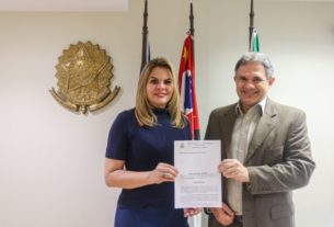 Deputada Carla Morando protocola representação no Ministério Público Federal contra a ENEL