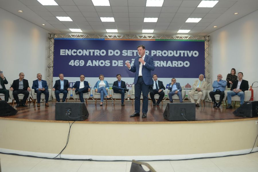 Prefeito Orlando Morando e governador Rodrigo Garcia vistoriam obras no D.E.R