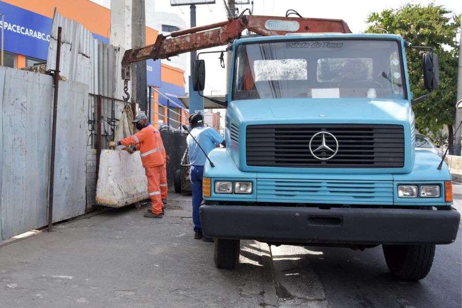 Prefeitura de Santo André interdita três estabelecimentos na Operação Ferro Velho