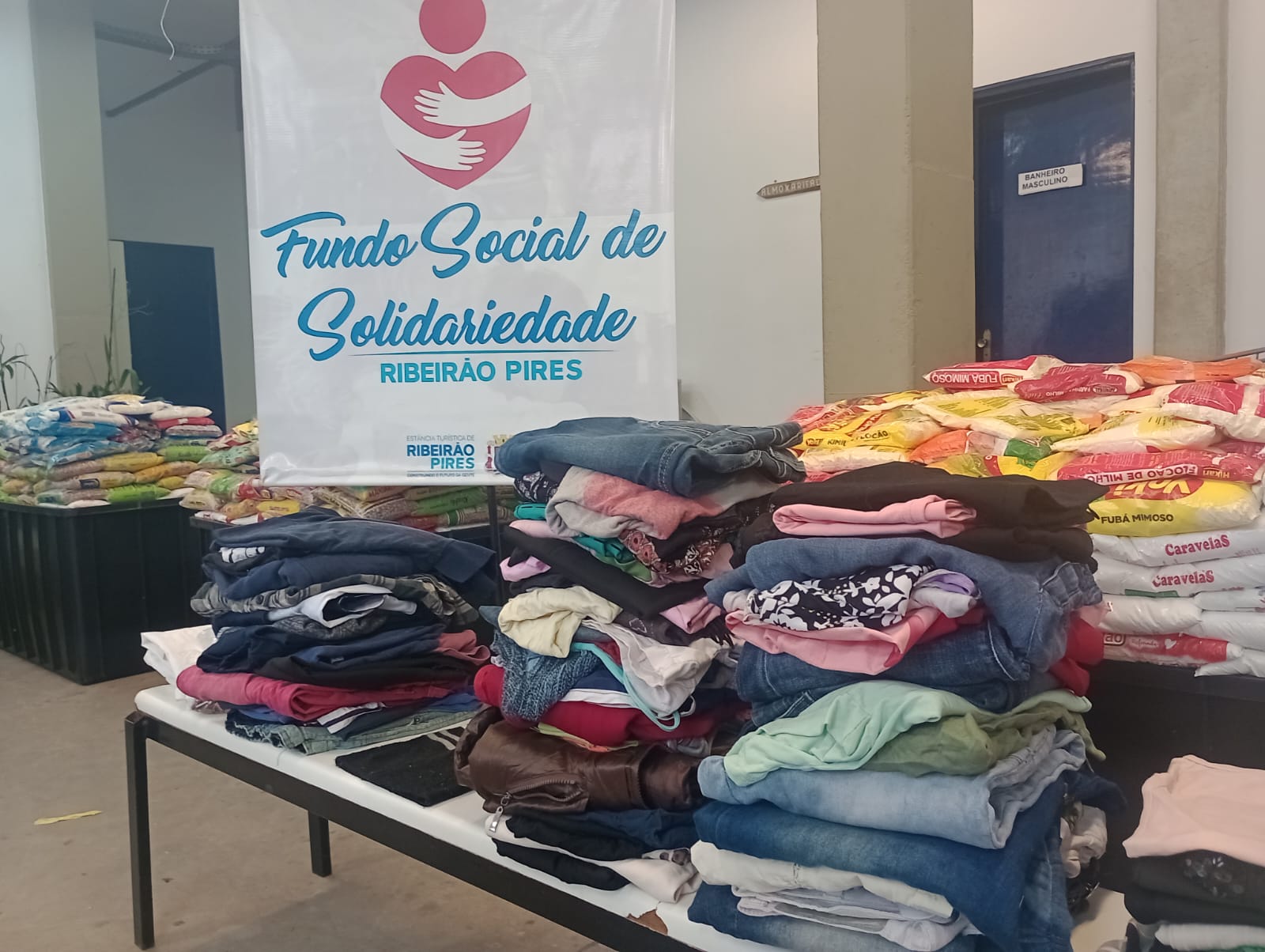 Fundo Social de Ribeirão Pires recebe 14 mil peças de roupas