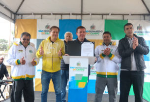 Na Vila Vivaldi, prefeito Orlando Morando assina ordem de serviço para Arena Parque